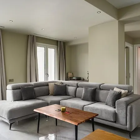 Comme A La Maison *